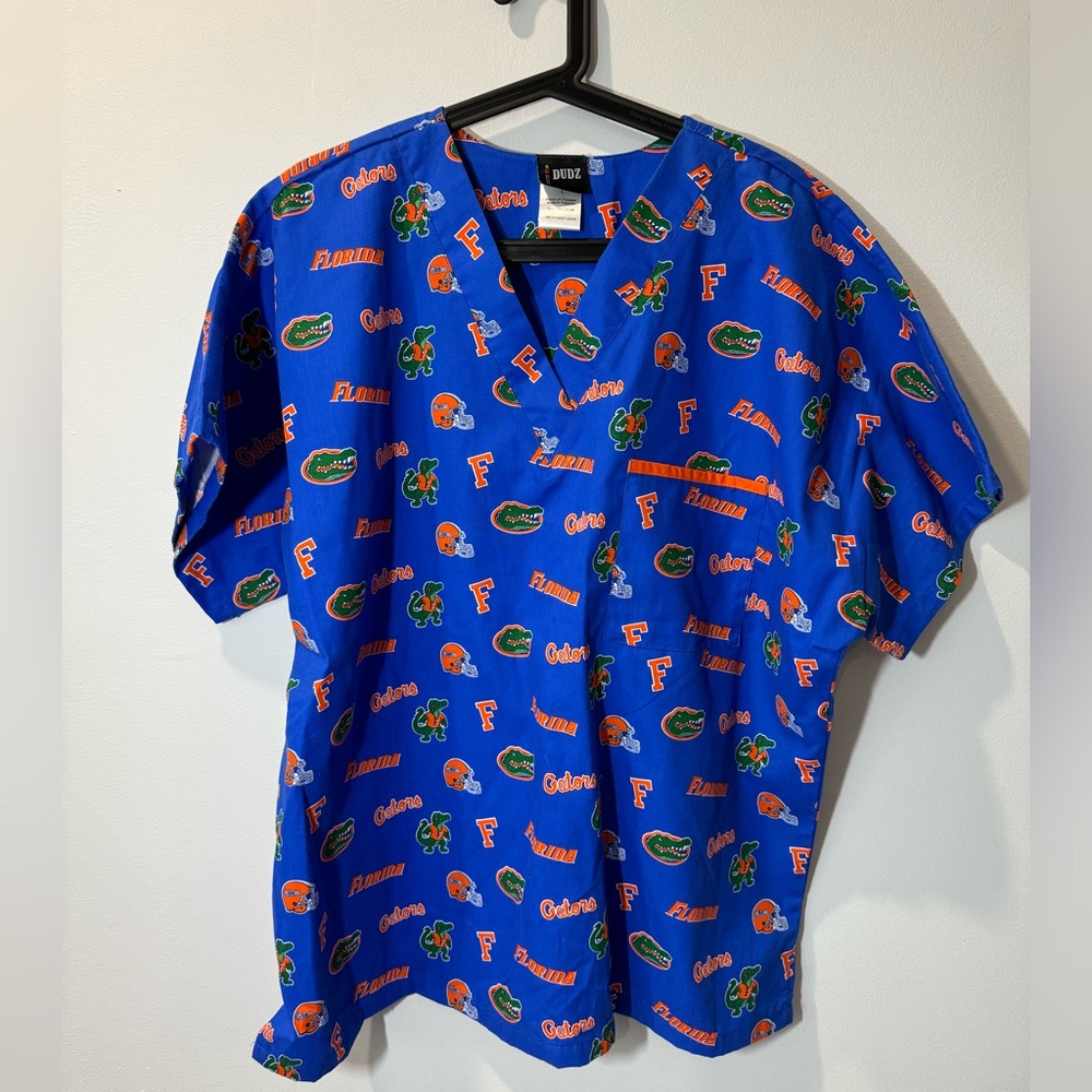 Scrub Dudz Florida Gators Top. Blue. Size Large! No flaws.